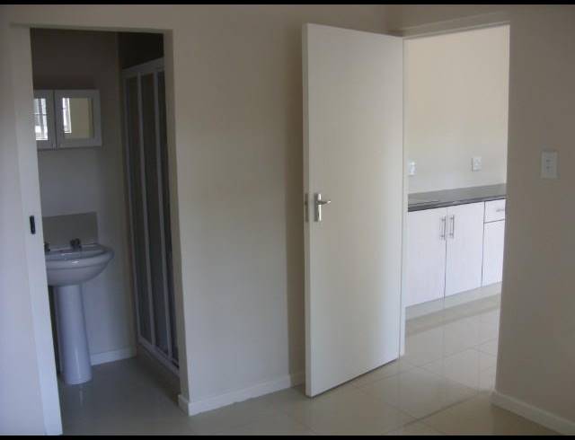1 BEDROOM APARTMENT TO LET IN PRESTBURY